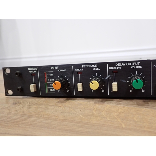 394 - A Roland Digital Delay SDE2000 with manual (passed PAT)