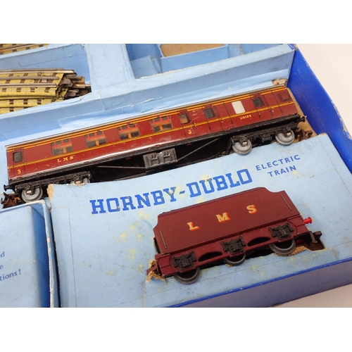 213 - A Hornby-Dublo 00 gauge 3-rail 'Duchess of Atholl' Passenger Set in damaged box