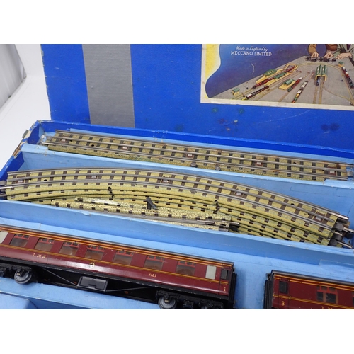 213 - A Hornby-Dublo 00 gauge 3-rail 'Duchess of Atholl' Passenger Set in damaged box