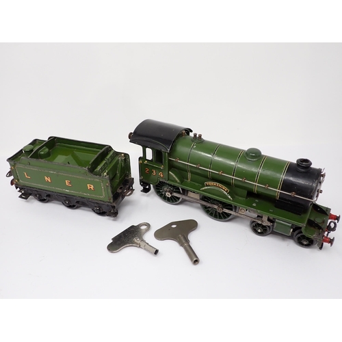 233 - A boxed Hornby 0 gauge No.2 Special clockwork 4-4-0 Locomotive 'Yorkshire' in L.N.E.R. green livery