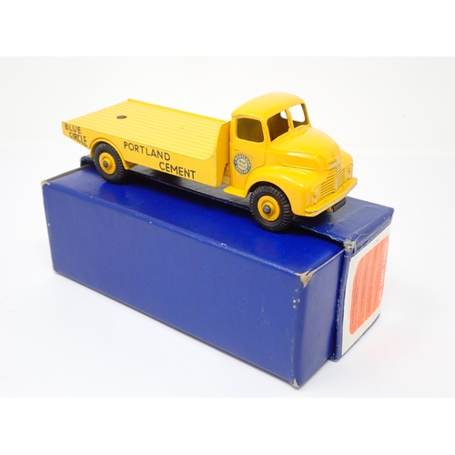 310 - A boxed Dinky Toys No.533 'Ferrocrete' Leyland Cement Wagon