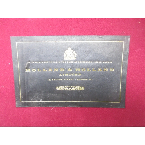 484 - A good quality leather Cartridge Case with six interior divisions having strap lifts, later Holland ... 