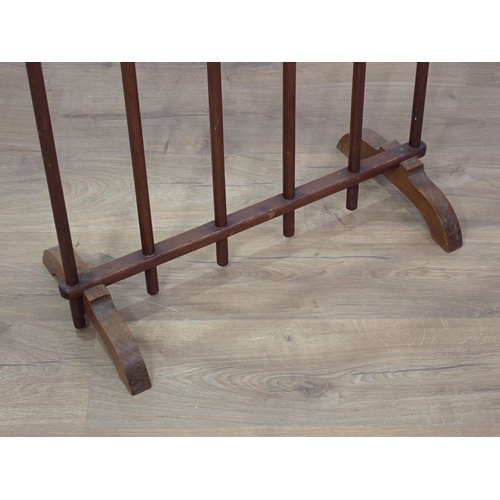 278A - A pair of Stands with vertical bars, 5ft H x 2ft 1in W