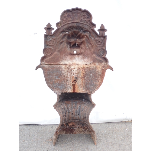 538A - A cast iron lion mask Fountain with coronet style surmount, lobed bowl and fluted base, 4ft 4in H x ... 