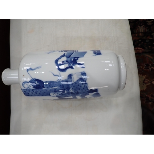 425 - A collection of 19th Century Chinese blue and white Vases, including a pair with panels of vases, 7½... 