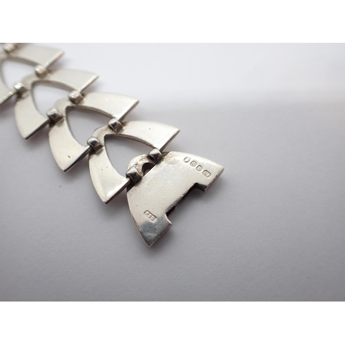 194 - A 1977 silver chevron link Bracelet, 17.50cms long