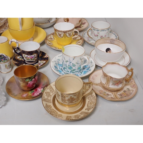 397 - A Royal Bonn 'Delft' Jar and Cover, 14in H, a quantity of Cabinet Cups and Saucers, Tea and Dinnerwa... 