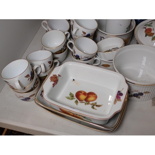 536 - A large quantity of Royal Worcester Tableware decorated fruit and an Aynsley Vase decorated fruit