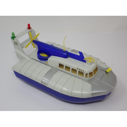 1112 - A boxed Marx battery operated S.R.N.5 Hovercraft