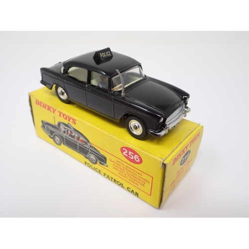 1175 - A boxed Dinky Toys No.256 Humber Police Car