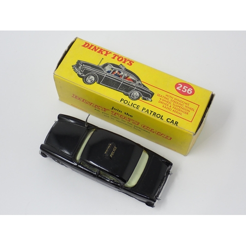 1175 - A boxed Dinky Toys No.256 Humber Police Car