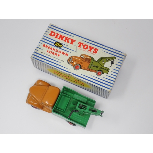 1178 - A boxed Dinky Toys No.25X brown and green Breakdown Lorry