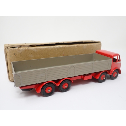 1189 - A boxed Dinky Supertoys No.501 red and grey 1st type Foden 8-wheel Wagon