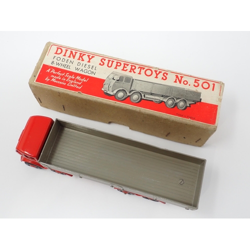 1189 - A boxed Dinky Supertoys No.501 red and grey 1st type Foden 8-wheel Wagon