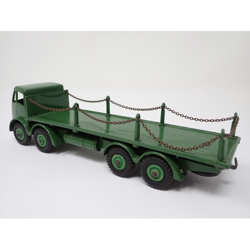 1190 - A boxed Dinky Toys No.905 green Foden Flat Truck with chains