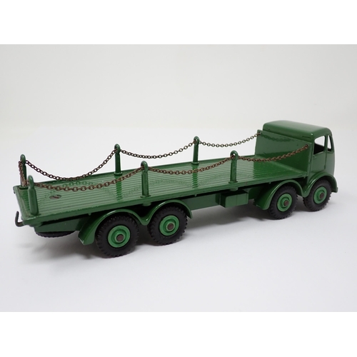 1190 - A boxed Dinky Toys No.905 green Foden Flat Truck with chains