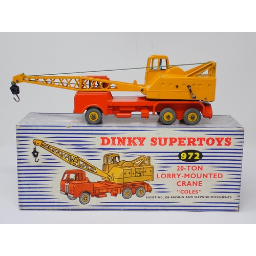 1236 - A boxed Dinky Supertoys No.972 20-ton Lorry-mounted Crane