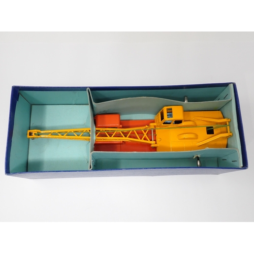 1236 - A boxed Dinky Supertoys No.972 20-ton Lorry-mounted Crane