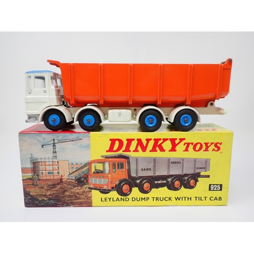 1239 - A boxed Dinky Toys No.925 Leyland Dump Truck with tilt cab