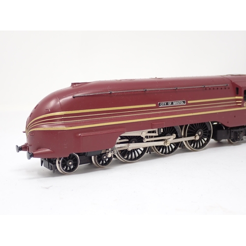 1260 - A boxed Hornby 00 gauge Class 7 4-6-2 Locomotive 'Oliver Cromwell' and a boxed Coronation Class Stre... 