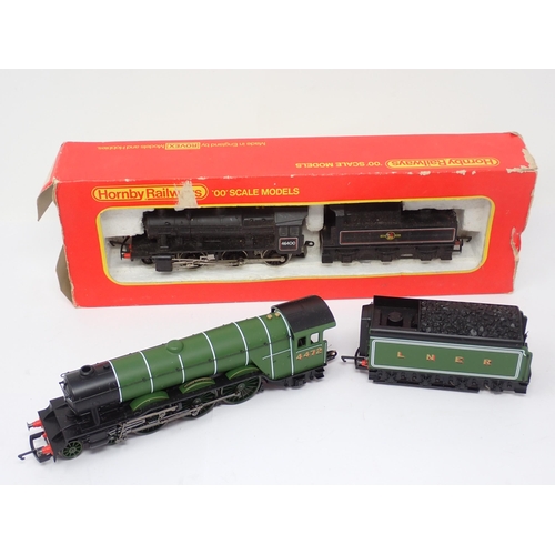 1275 - A part boxed Hornby 00 gauge A3 'Flying Scotsman', a part boxed 4-6-2 'Oliver Cromwell' and a damage... 