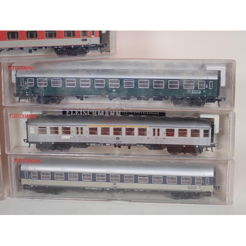 1282 - Ten boxed Fleischmann HO Coaches