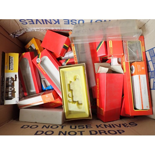 1284 - Three boxes of assorted Hornby, Fleischmann and RoCo Boxes, various Lineside Apparatus, unboxed diec... 