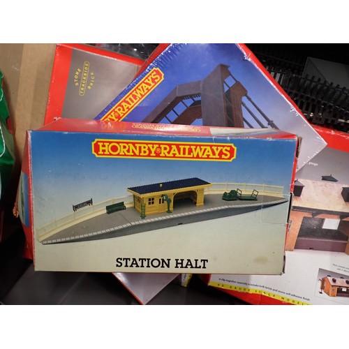 1292 - Two boxes of Hornby 00 gauge boxed buildings and lineside apparatus including Turntable, Country Sta... 