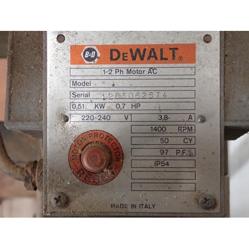 462 - A Dewalt electric Band Saw, passed PAT