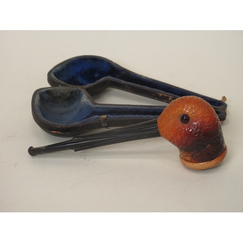 229 - A Pipe in the form of the head of a woodcock in case