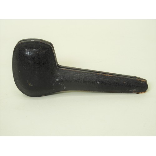 229 - A Pipe in the form of the head of a woodcock in case