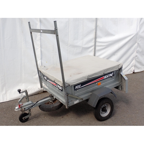 721 - A small 102 Erde Trailer 2004