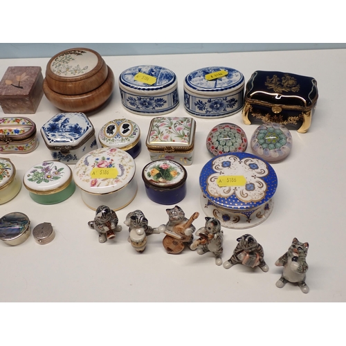 196 - A collection of Vesta and Trinket Boxes