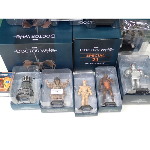 43 - Twelve boxed Doctor Who Collector's Models including Special 25 Reaper, Special 21 Gunship, Special ... 