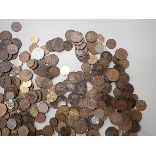 451 - *****WITHDRAWN*****



A large collection of miscellaneous British and World Coins, to include a sma... 