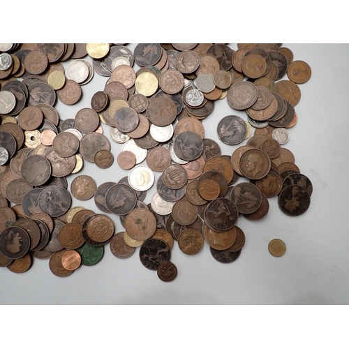 451 - *****WITHDRAWN*****



A large collection of miscellaneous British and World Coins, to include a sma... 