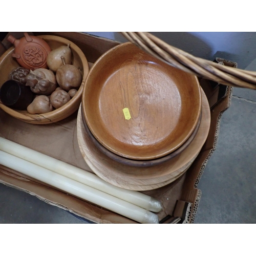 501 - A quantity of Baskets, Wall Mirrors and wooden Bowls