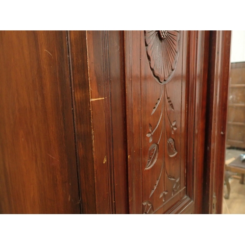 682 - A Victorian walnut single mirror door Wardrobe fitted drawer to base 7ft 2in H x 4ft W