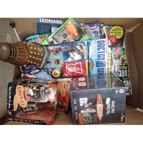 83 - Two boxes and a bag of Dr Who Collector's Magazines and Figures