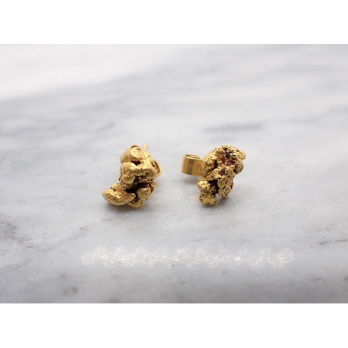 22 - A pair of 22ct gold Nugget Earrings