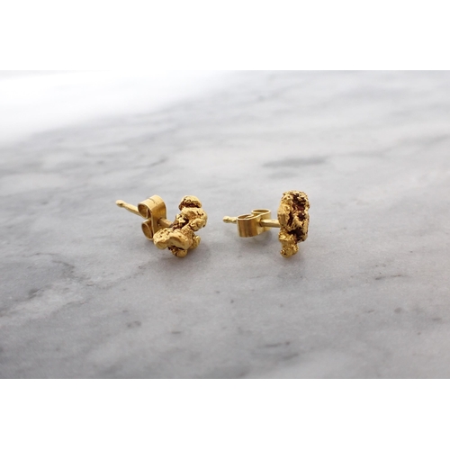 22 - A pair of 22ct gold Nugget Earrings