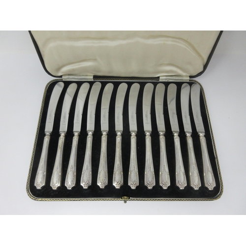 237 - One dozen George VI silver hafted Tea Knives, Sheffield 1937, in case