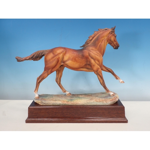 480 - A Hereford Fine China Model of 'Hyperion', 1979 Derby Winner raised on fitted wooden base