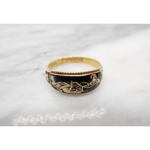 159 - A Victorian Mourning Ring set rose-cut diamonds and black enamel, lock of hair enclosed inside, in 1... 