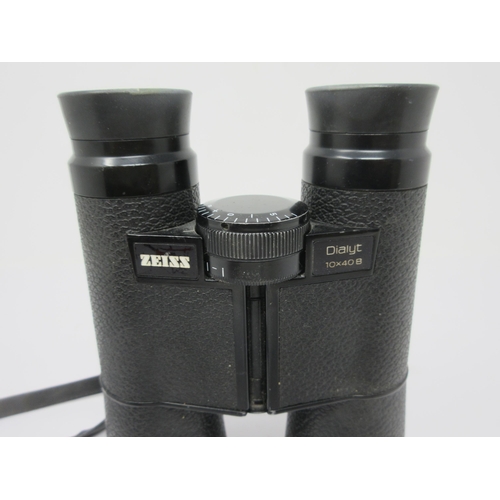 395 - A pair of Zeiss Dialyt 10 x 40B Binoculars, in leather case