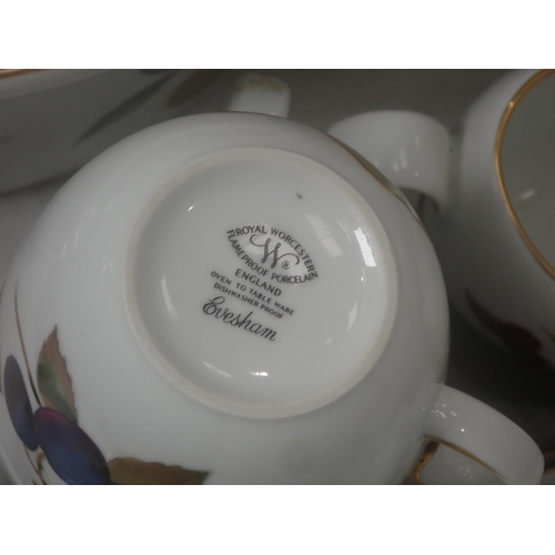 504 - A quantity of Royal Worcester Evesham ware, including Tureens,  Plates,