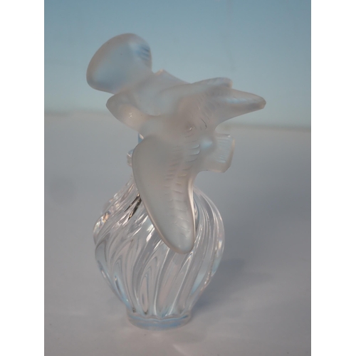 600B - A Lalique Scent Bottle with stopper in the form of two doves 3in H