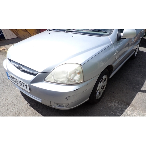 601 - A Kia Rio silver Estate Car LE+, 2005, 100,000 miles, 1343cc, petrol, MOT 31/10/22, Sold as seen