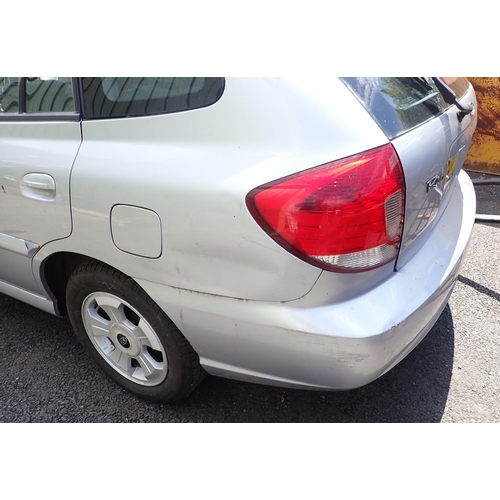 601 - A Kia Rio silver Estate Car LE+, 2005, 100,000 miles, 1343cc, petrol, MOT 31/10/22, Sold as seen