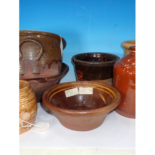 632 - A box of Mixing Bowls, Pots and a Jug